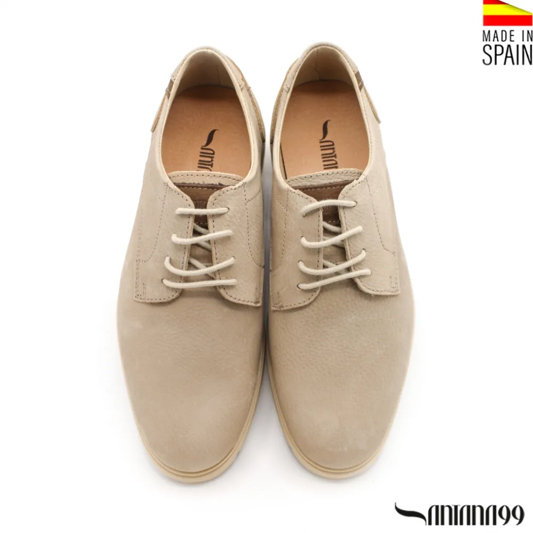 Zapato beige con cordones de piel nobuck