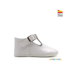 Zapato blanco estilo pepito charol