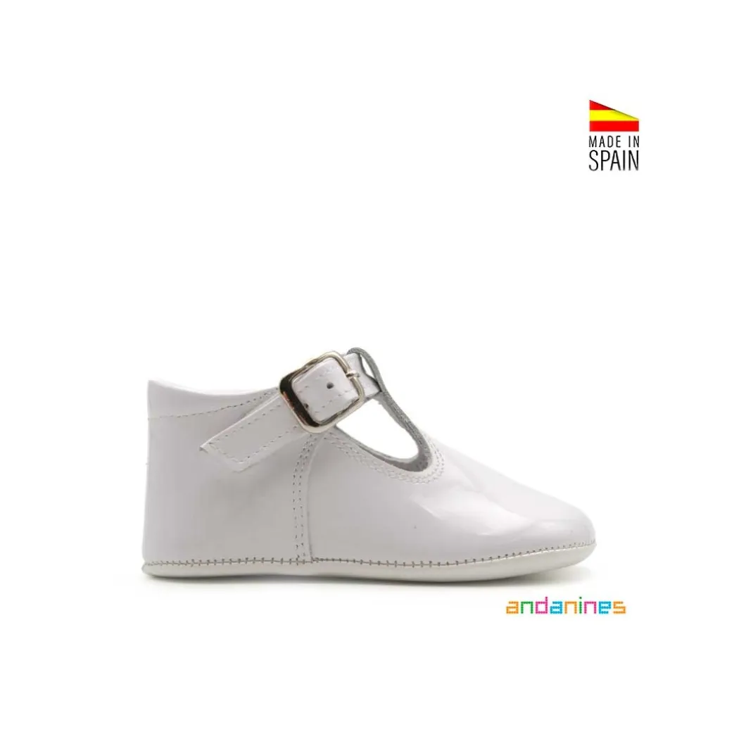 Zapato blanco estilo pepito charol