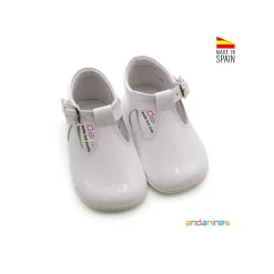 Zapato blanco estilo pepito charol