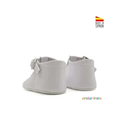 Zapato blanco estilo pepito charol