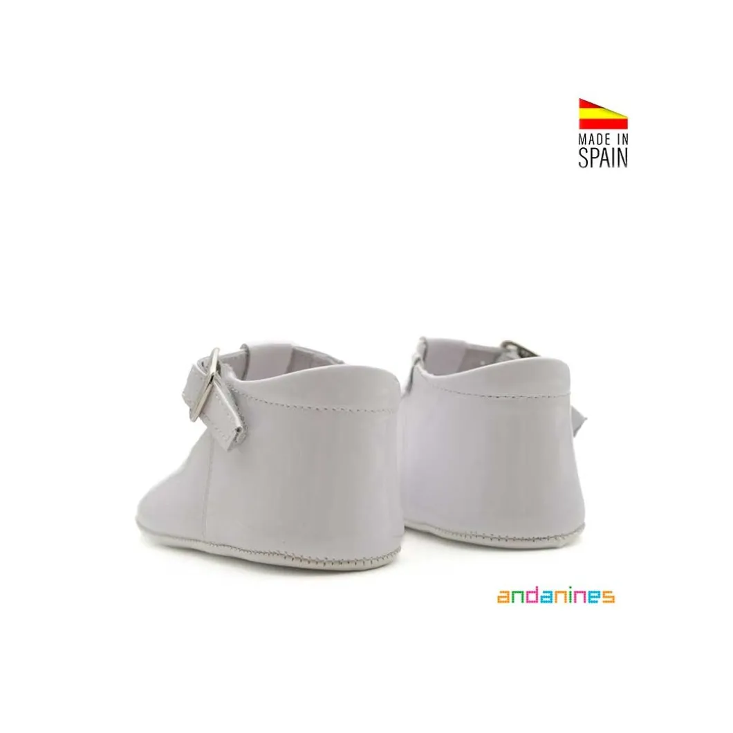 Zapato blanco estilo pepito charol