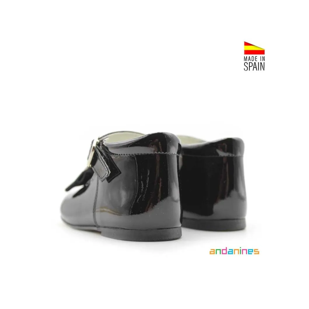 Zapato charol negro corazón