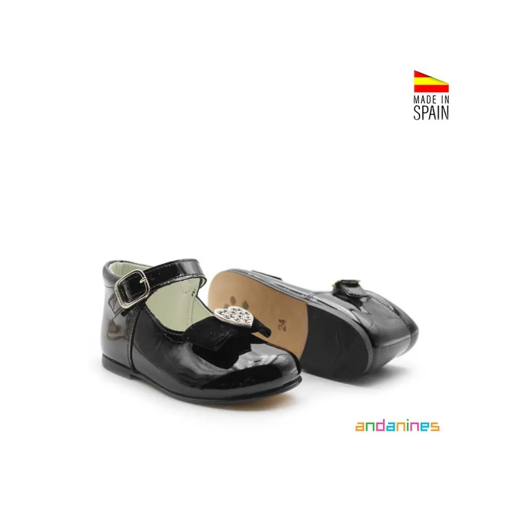 Zapato charol negro corazón