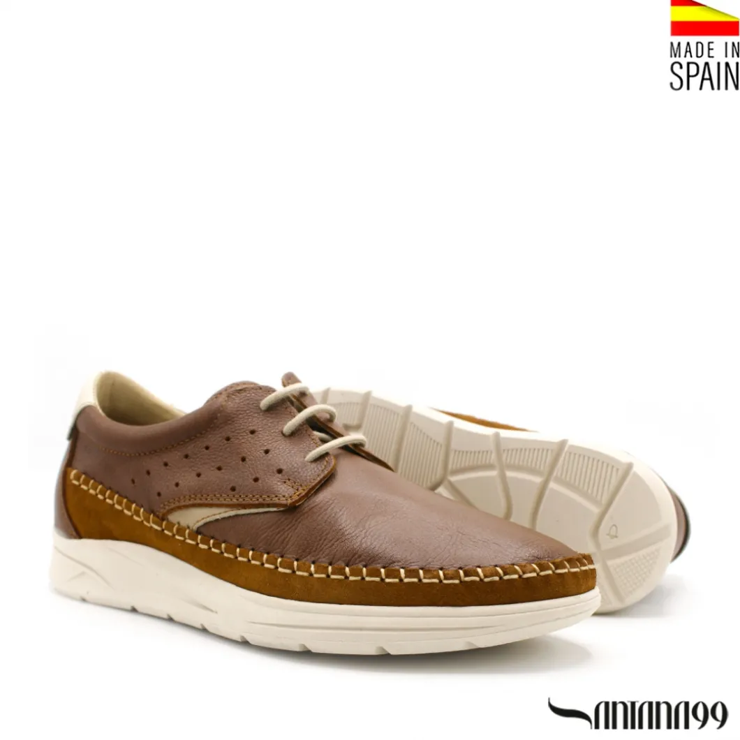 Zapato con cordones de piel marrón
