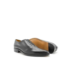 Zapato de piel negro tipo oxford