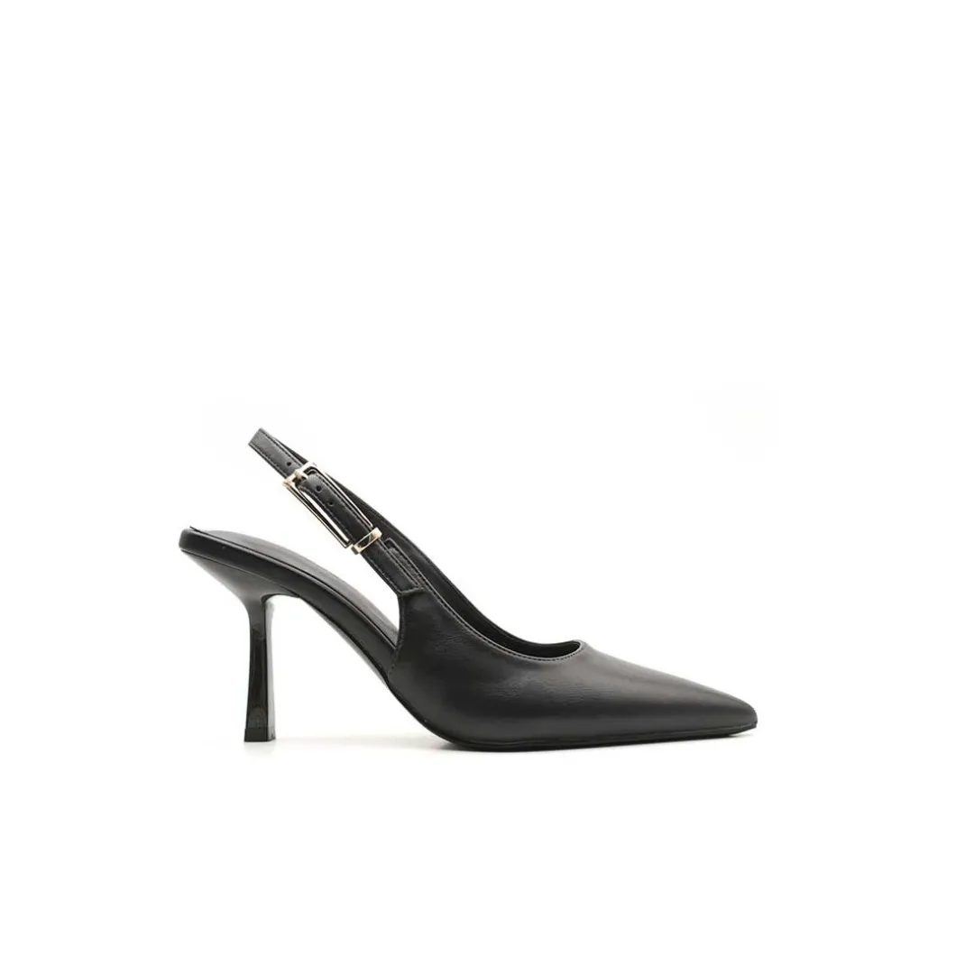 Zapatos negros con tacón fino
