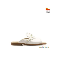 Zueco abierto blanco con perlas