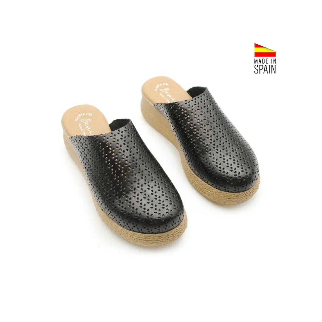 Zueco Bali negro piel calada