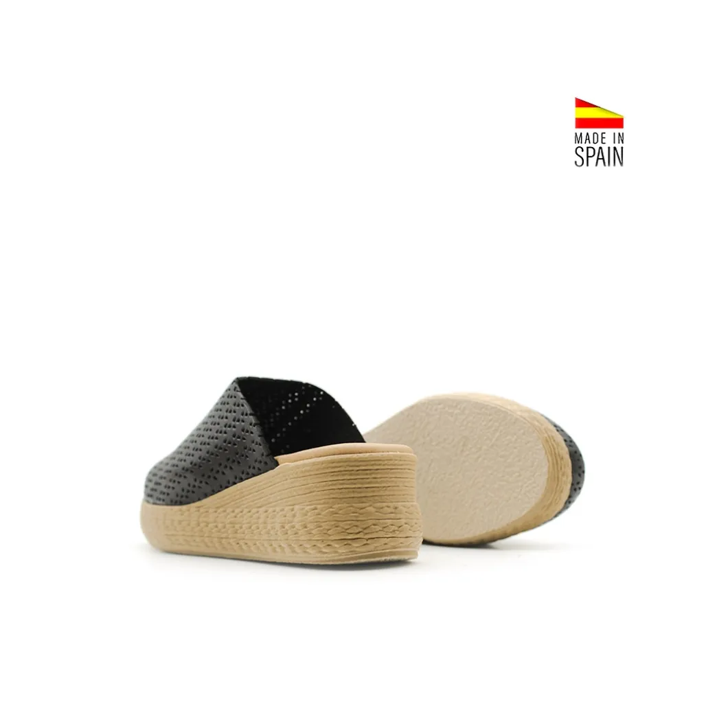 Zueco Bali negro piel calada