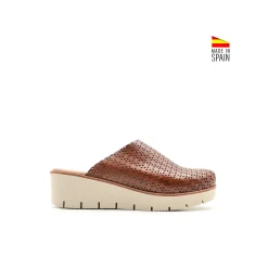 Zueco color cuero casual de piel