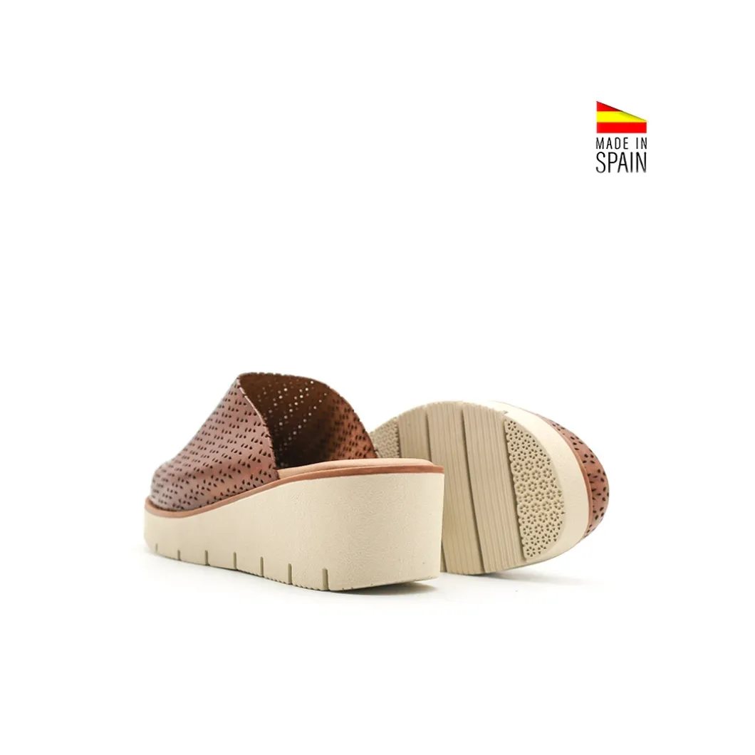 Zueco color cuero casual de piel