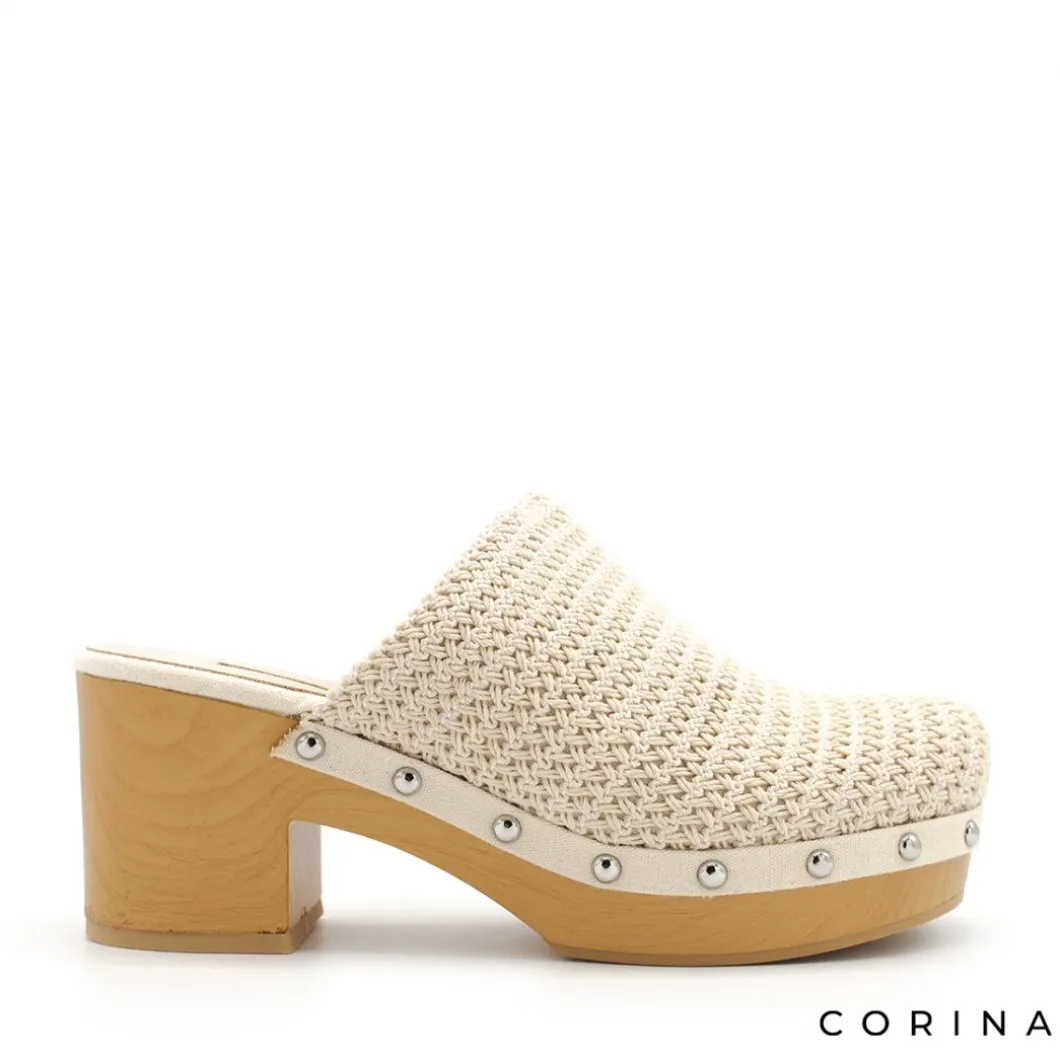 Zueco crochet beige con tacón y plataforma