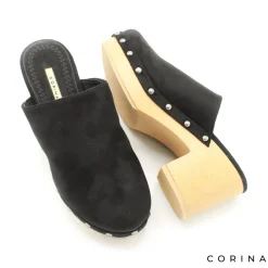 Zueco madera tachas negro
